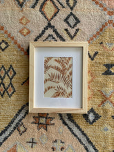 Load image into Gallery viewer, Vintage leaf
